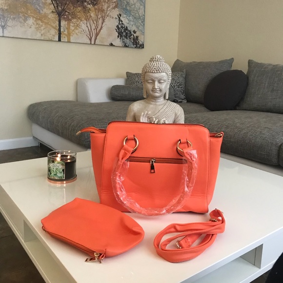 NWT SET! Gorgeous coral handbag & Makeup Bag Set - Picture 3 of 4